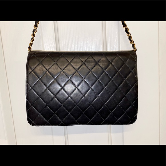 Authentic Chanel Lambskin Quilted Medium Single Flap - Picture 3 of 17